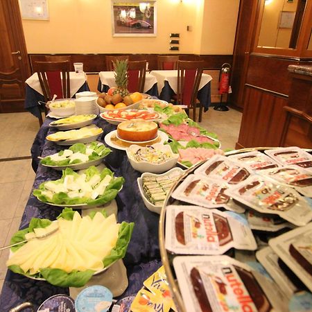מילאנו Mokinba Hotels King מראה חיצוני תמונה