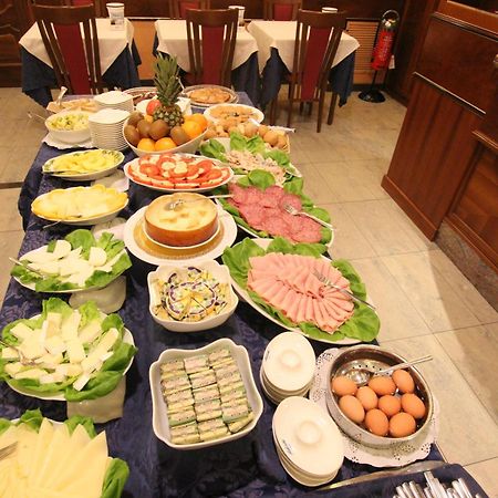 מילאנו Mokinba Hotels King מראה חיצוני תמונה