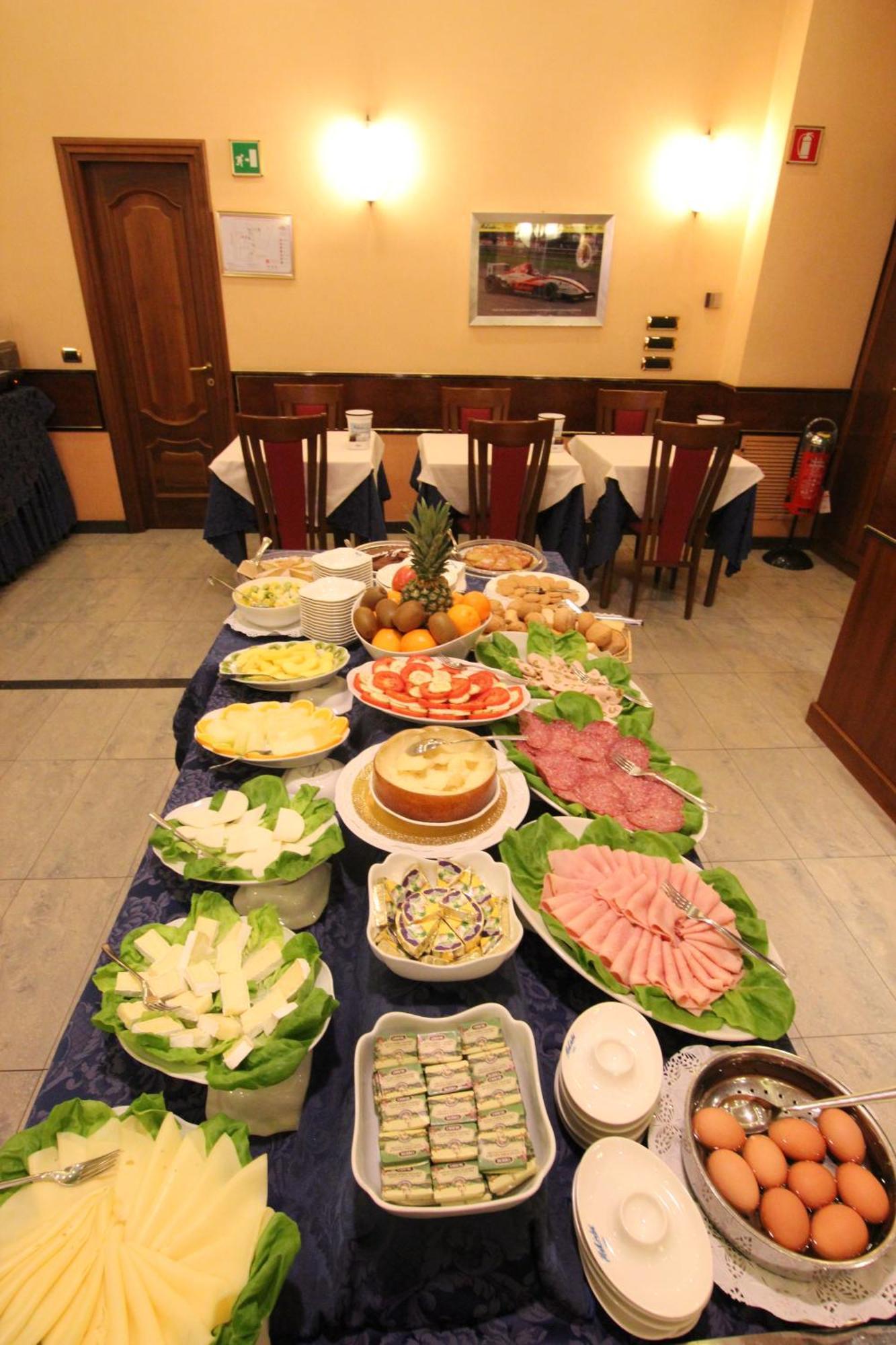 מילאנו Mokinba Hotels King מראה חיצוני תמונה